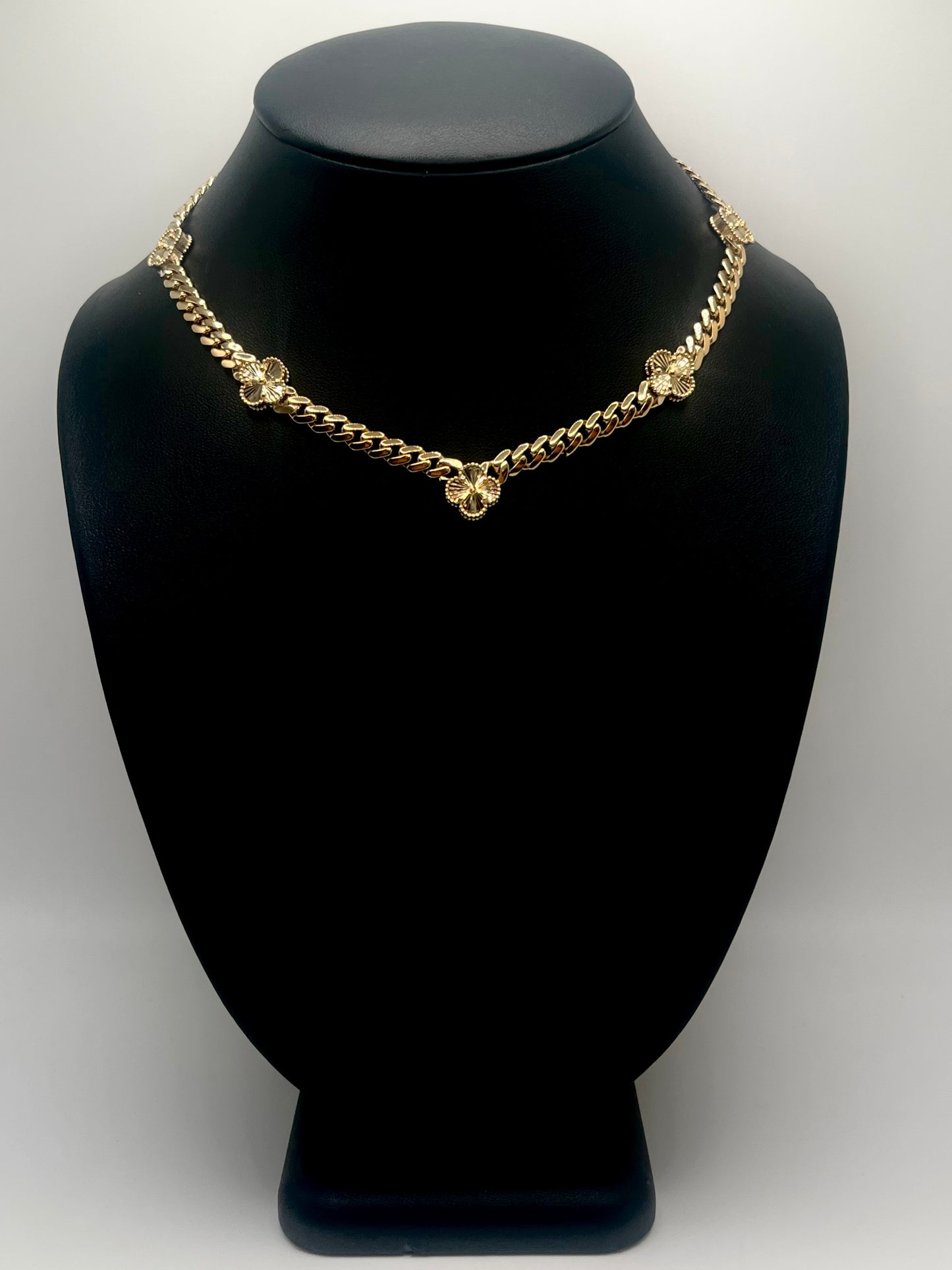 14K Flowers Chain  19 g